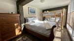 Basement bonus room 1 queen/bunkbed 